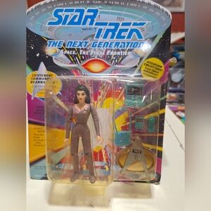 1992 STAR TREK NEXT GENERATION LIEUTENANT COMMANDER DEANNA TROI ACTION FIGURE